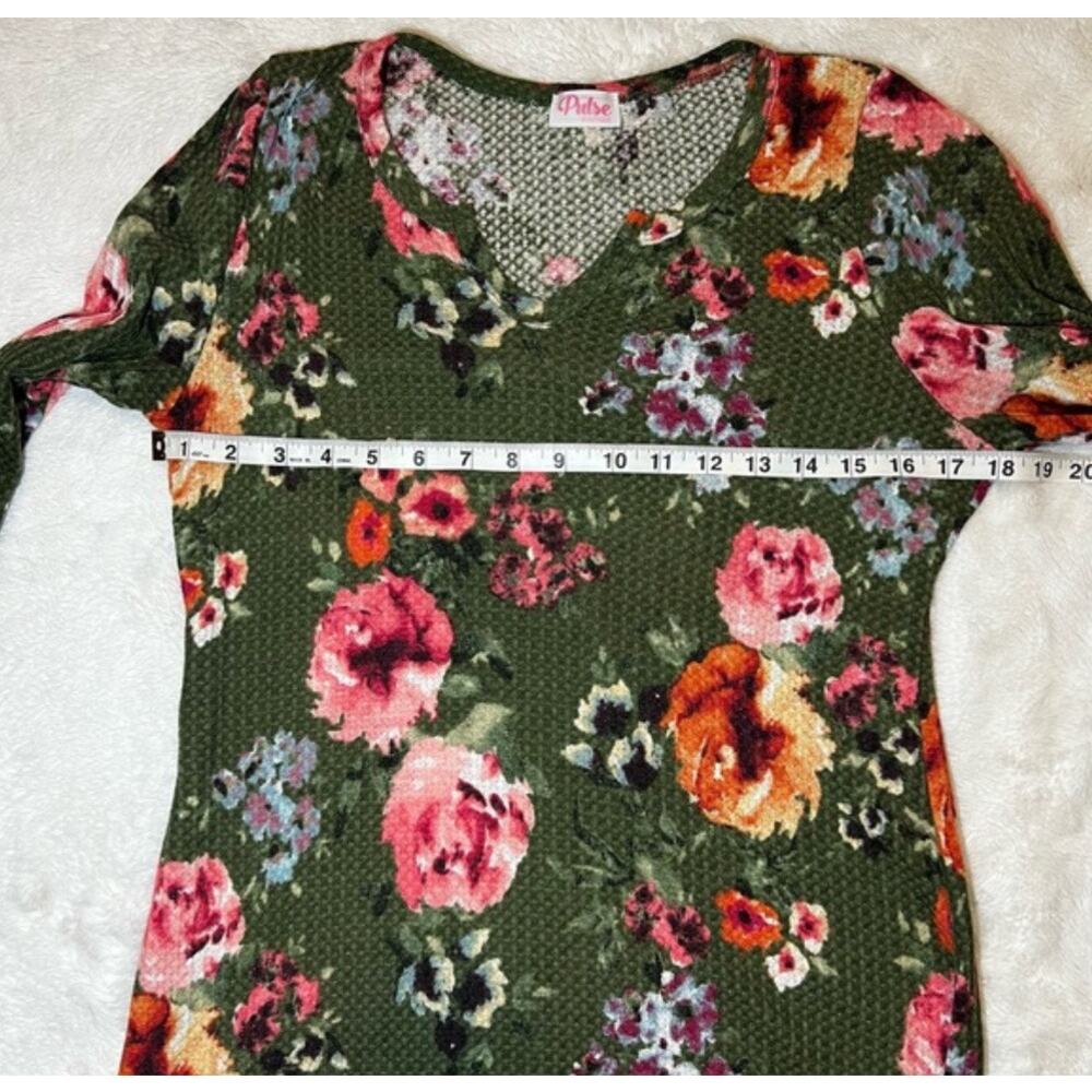 Green Pink Floral Print Waffle Knit Long Sleeve V-Neck Top Women’s Size Large - Picture 3 of 10